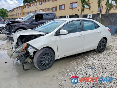 2018 TOYOTA COROLLA LE 5YFBURHE8JP794965 - główne zdjęcie licytacji z USA - miniatura