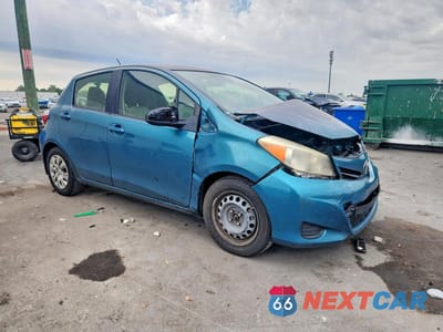 Czwarte zdjęcie samochodu z boku: 2014 TOYOTA YARIS 5-DOOR LE VIN:JTDKTUD3XED582765 - miniatura