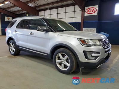 Czwarte zdjęcie samochodu z boku: 2017 FORD EXPLORER XLT VIN:1FM5K8D8XHGA96023 - miniatura