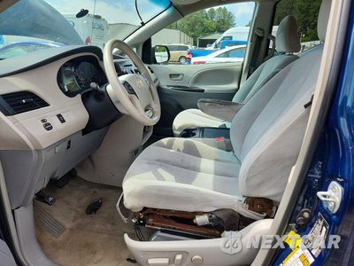 Zdjęcie 7 z 13 samochodu: 2012 TOYOTA SIENNA LE VIN:5TDKK3DCXCS177004 - miniatura