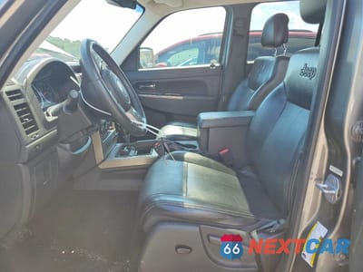 Zdjęcie 7 z 13 samochodu: 2012 JEEP LIBERTY JET VIN:1C4PJMFK9CW162416 - miniatura