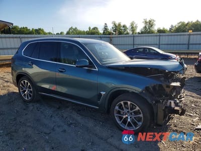 Czwarte zdjęcie samochodu z boku: 2024 BMW X5 XDRIVE40I VIN:5UX23EU04R9V21172 - miniatura