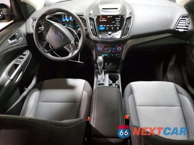 Zdjęcie 8 z 13 samochodu: 2018 FORD ESCAPE SE VIN:1FMCU9GD8JUB06877 - miniatura