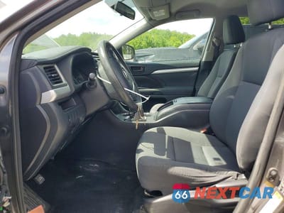 Zdjęcie 7 z 14 samochodu: 2016 TOYOTA HIGHLANDER LE VIN:5TDBKRFH3GS271405 - miniatura
