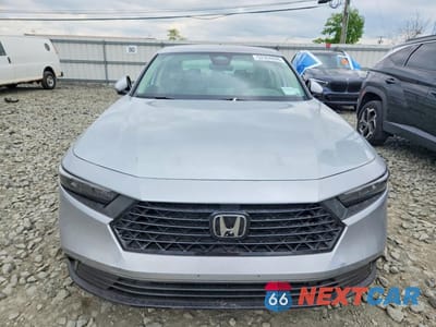 Piąte zdjęcie samochodu w środku: 2025 HONDA ACCORD LX VIN:1HGCY1F25SA058799 - miniatura