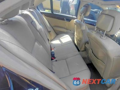Zdjęcie 6 z 10 samochodu: 2010 MERCEDES-BENZ C 300 4MATIC VIN:WDDGF8BB2AR105863 - miniatura