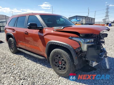 Czwarte zdjęcie samochodu z boku: 2024 TOYOTA SEQUOIA TRD PRO VIN:7SVAAABA5RX025094 - miniatura