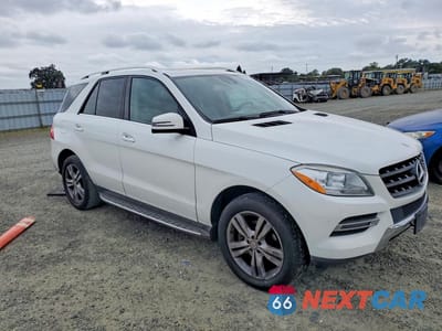 Czwarte zdjęcie samochodu z boku: 2015 MERCEDES-BENZ ML 350 4MATIC VIN:4JGDA5HB5FA605311 - miniatura