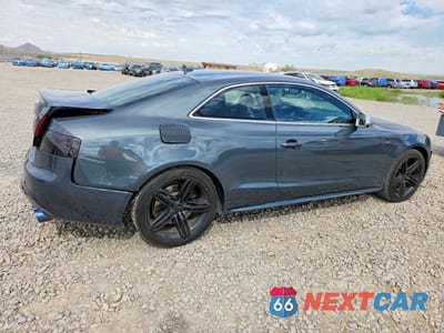 Trzecie zdjęcie samochodu z tyłu: 2010 AUDI S5 PRESTIGE VIN:WAUVVAFR0AA029459 - miniatura
