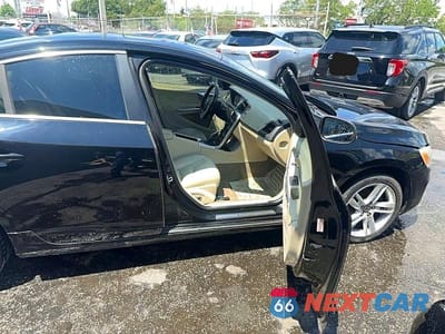 Piąte zdjęcie samochodu w środku: 2015 VOLVO S60 PREMIER VIN:YV140MFB7F2317038 - miniatura