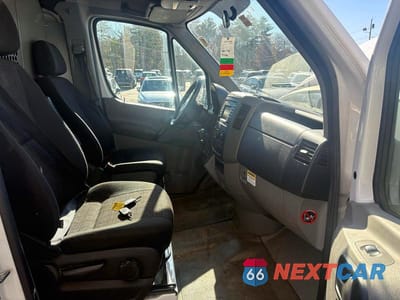 Piąte zdjęcie samochodu w środku: 2018 MERCEDES-BENZ SPRINTER 2500 VIN:WD3PE7CD1JP631043 - miniatura