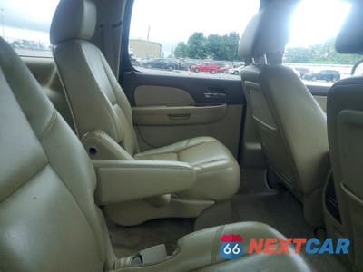 Zdjęcie 11 z 13 samochodu: 2011 CHEVROLET SUBURBAN K1500 LTZ VIN:1GNSKKE39BR130530 - miniatura