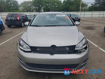 Piąte zdjęcie samochodu w środku: 2016 VOLKSWAGEN GOLF SPORTWAGEN S VIN:3VWC17AU9GM513921 - miniatura
