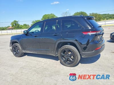 Drugie zdjęcie samochodu z przodu: 2023 JEEP GRAND CHEROKEE LAREDO VIN:1C4RJHAGXPC560213 - miniatura