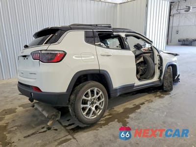 Trzecie zdjęcie samochodu z tyłu: 2025 JEEP COMPASS LIMITED VIN:3C4NJDCN6ST504897 - miniatura