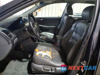 Zdjęcie 7 z 12 samochodu: 2004 HONDA ACCORD EX VIN:1HGCM56804A137923 - miniatura