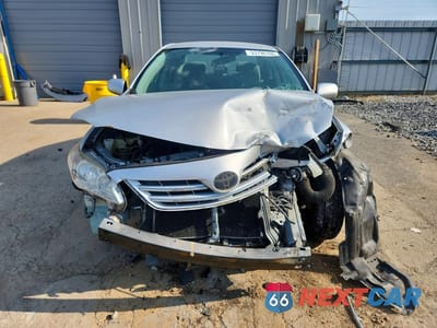 Piąte zdjęcie samochodu w środku: 2013 TOYOTA COROLLA LE VIN:2T1BU4EE2DC117728 - miniatura