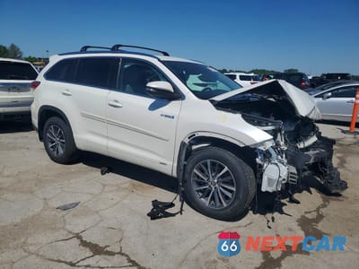 Czwarte zdjęcie samochodu z boku: 2018 TOYOTA HIGHLANDER HYBRID XLE VIN:5TDJGRFH3JS043652 - miniatura