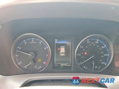Zdjęcie 9 z 13 samochodu: 2018 TOYOTA RAV4 LE VIN:JTMZFREV7JD127319 - miniatura