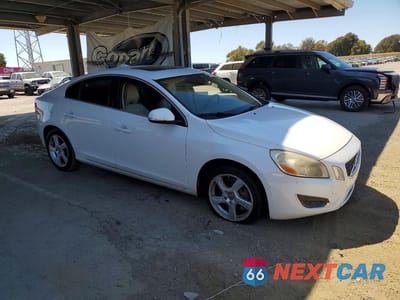 Czwarte zdjęcie samochodu z boku: 2012 VOLVO S60 T5 VIN:YV1622FS2C2053052 - miniatura
