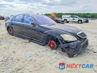 Czwarte zdjęcie samochodu z boku: 2008 MERCEDES-BENZ S 550 VIN:WDDNG71X98A169354 - miniatura