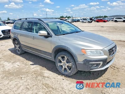 Czwarte zdjęcie samochodu z boku: 2015 VOLVO XC70 3.2 PLATINUM VIN:YV4952ND2F1198760 - miniatura