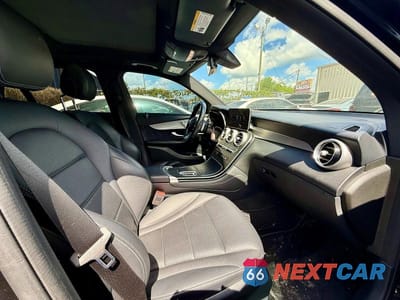 Piąte zdjęcie samochodu w środku: 2020 MERCEDES-BENZ GLC 300 VIN:W1N0G8DB4LF775546 - miniatura