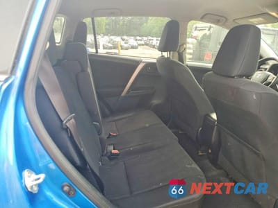 Zdjęcie 11 z 13 samochodu: 2016 TOYOTA RAV4 LE VIN:JTMBFREV3GJ065154 - miniatura