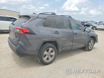 Trzecie zdjęcie samochodu z tyłu: 2024 TOYOTA RAV4 XLE VIN:2T3W1RFV8RC274250 - miniatura