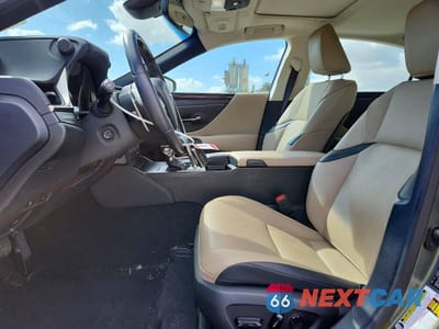 Zdjęcie 7 z 12 samochodu: 2020 LEXUS ES 300H VIN:58AD21B1XLU010012 - miniatura