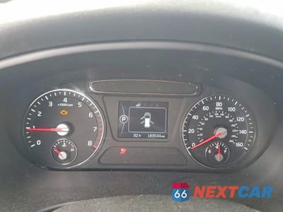 Zdjęcie 9 z 13 samochodu: 2016 KIA SORENTO LX VIN:5XYPG4A35GG060998 - miniatura