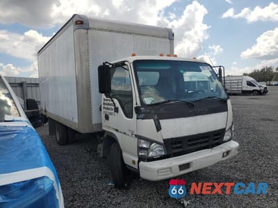 2007 ISUZU NPR BOX TRUCK JALC4B16877017497 - główne zdjęcie licytacji z USA - miniatura
