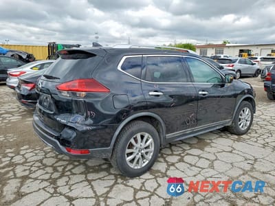 Trzecie zdjęcie samochodu z tyłu: 2018 NISSAN ROGUE SV VIN:KNMAT2MV7JP591773 - miniatura