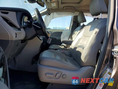 Zdjęcie 7 z 13 samochodu: 2019 TOYOTA SIENNA XLE 8-PASSENGER VIN:5TDYZ3DC0KS979985 - miniatura