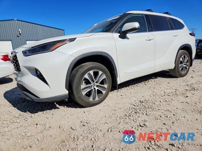 2021 TOYOTA HIGHLANDER XLE 5TDHZRBH5MS551589 - główne zdjęcie licytacji z USA - miniatura