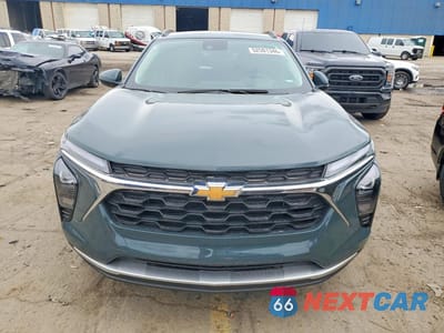 Piąte zdjęcie samochodu w środku: 2025 CHEVROLET TRAX 1LT VIN:KL77LHEP7SC203699 - miniatura
