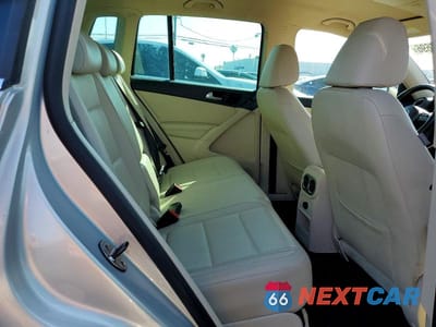 Zdjęcie 11 z 13 samochodu: 2011 VOLKSWAGEN TIGUAN S VIN:WVGAV7AX0BW503002 - miniatura