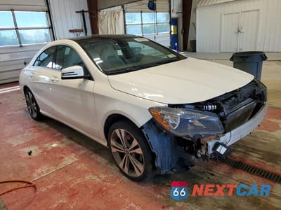 Czwarte zdjęcie samochodu z boku: 2019 MERCEDES-BENZ CLA 250 4MATIC VIN:WDDSJ4GB3KN754168 - miniatura
