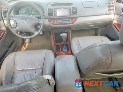 Zdjęcie 8 z 12 samochodu: 2002 TOYOTA CAMRY XLE V6 VIN:4T1BF30K42U503094 - miniatura