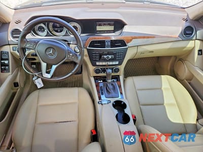 Zdjęcie 8 z 12 samochodu: 2014 MERCEDES-BENZ C 250 VIN:WDDGF4HB1EA960204 - miniatura