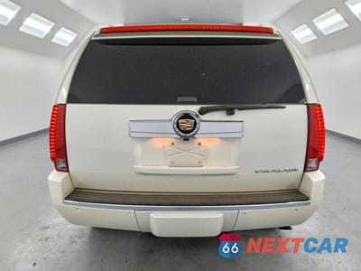 Zdjęcie 6 z 13 samochodu: 2013 CADILLAC ESCALADE VIN:1GYS3AEF9DR331318 - miniatura