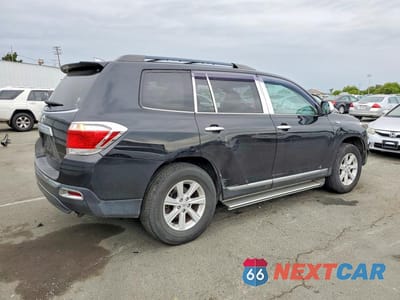 Trzecie zdjęcie samochodu z tyłu: 2013 TOYOTA HIGHLANDER PLUS VIN:5TDZA3EH0DS034334 - miniatura