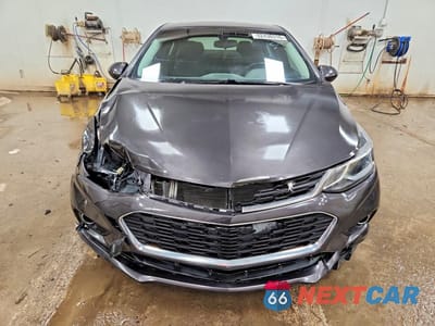 Piąte zdjęcie samochodu w środku: 2017 CHEVROLET CRUZE LT VIN:1G1BH5SE6H7266707 - miniatura