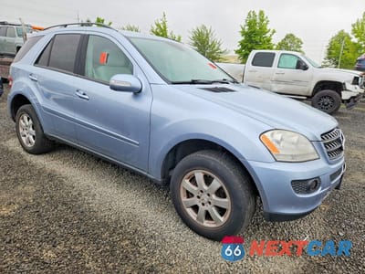 Czwarte zdjęcie samochodu z boku: 2007 MERCEDES-BENZ ML 350 VIN:4JGBB86E47A268439 - miniatura