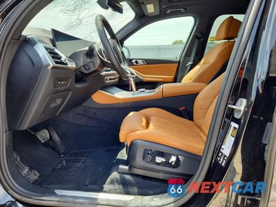 Zdjęcie 7 z 13 samochodu: 2025 BMW X5 XDRIVE40I VIN:5UX23EU07S9Z69962 - miniatura