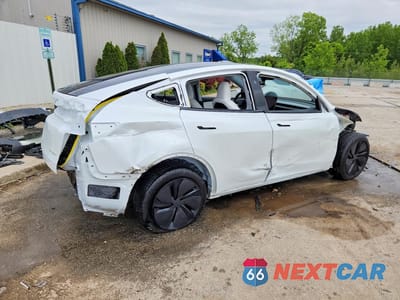 Trzecie zdjęcie samochodu z tyłu: 2026 TESLA MODEL Y VIN:7SAYGDEE8TF359387 - miniatura