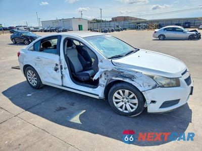 Czwarte zdjęcie samochodu z boku: 2011 CHEVROLET CRUZE LS VIN:1G1PC5SH8B7101537 - miniatura
