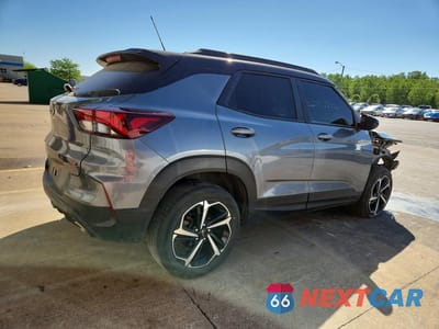 Trzecie zdjęcie samochodu z tyłu: 2021 CHEVROLET TRAILBLAZER RS VIN:KL79MTSL3MB163639 - miniatura