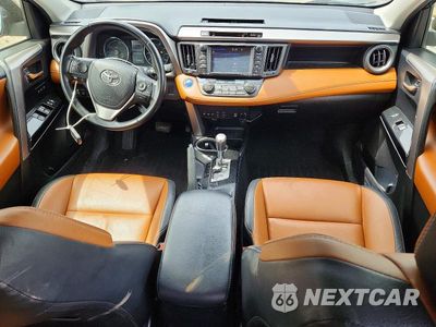 Zdjęcie 8 z 14 samochodu: 2018 TOYOTA RAV4 HV LIMITED VIN:JTMDJREV6JD211110 - miniatura