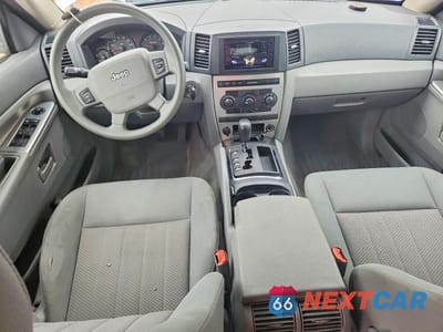 Zdjęcie 8 z 12 samochodu: 2005 JEEP GRAND CHEROKEE LAREDO VIN:1J4GS48KX5C676218 - miniatura